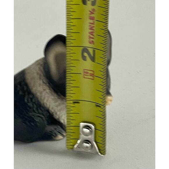 Vintage The Harvey Knox Kingdom PIG SITTING Piglet Figurine Japan - Picture 2 of 4